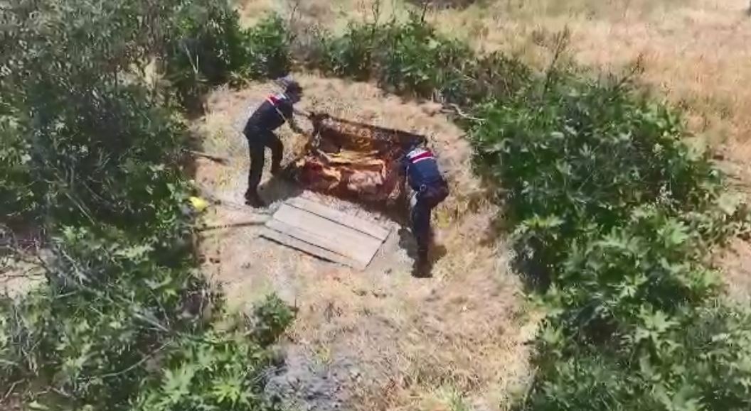 DRONE İLE KAÇAK KAZI YAPANLAR YAKALANDI