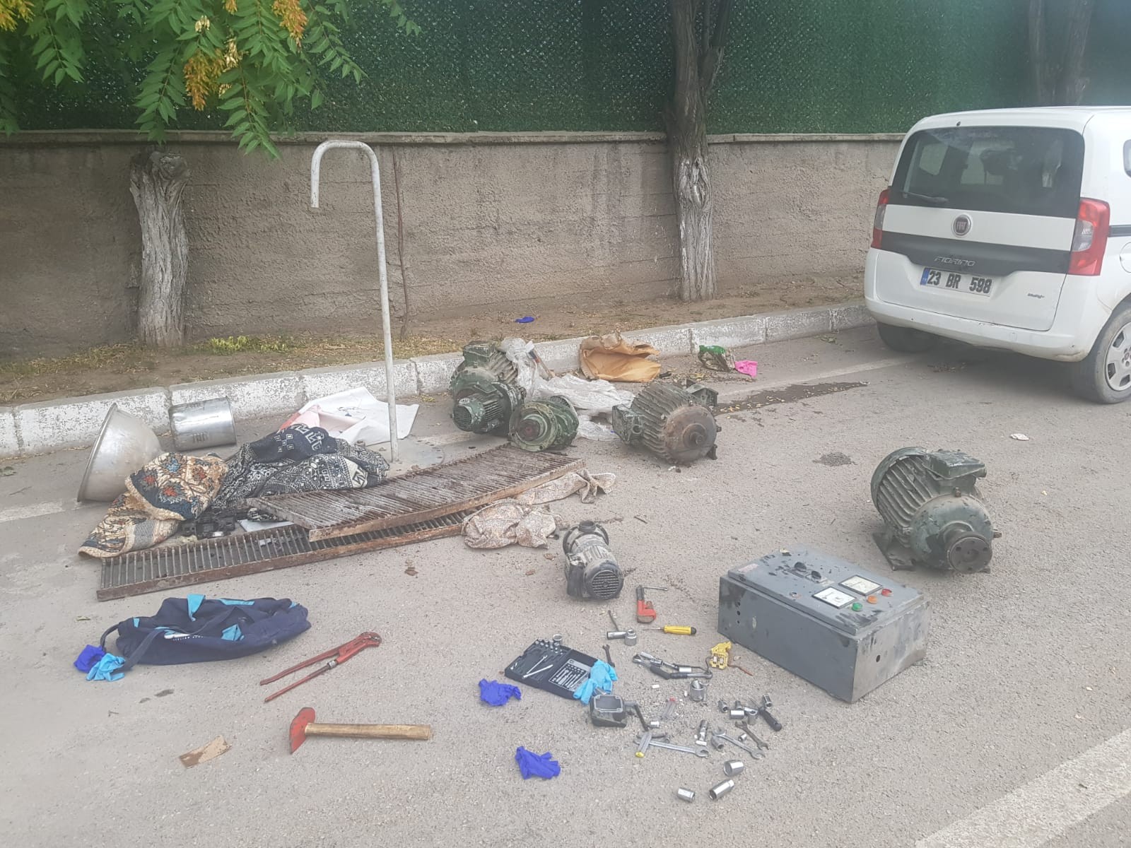 JANDARMA, KİRALIK ARACIN GPS'İNDEN HIRSIZLIĞI ORTAYA ÇIKARDI