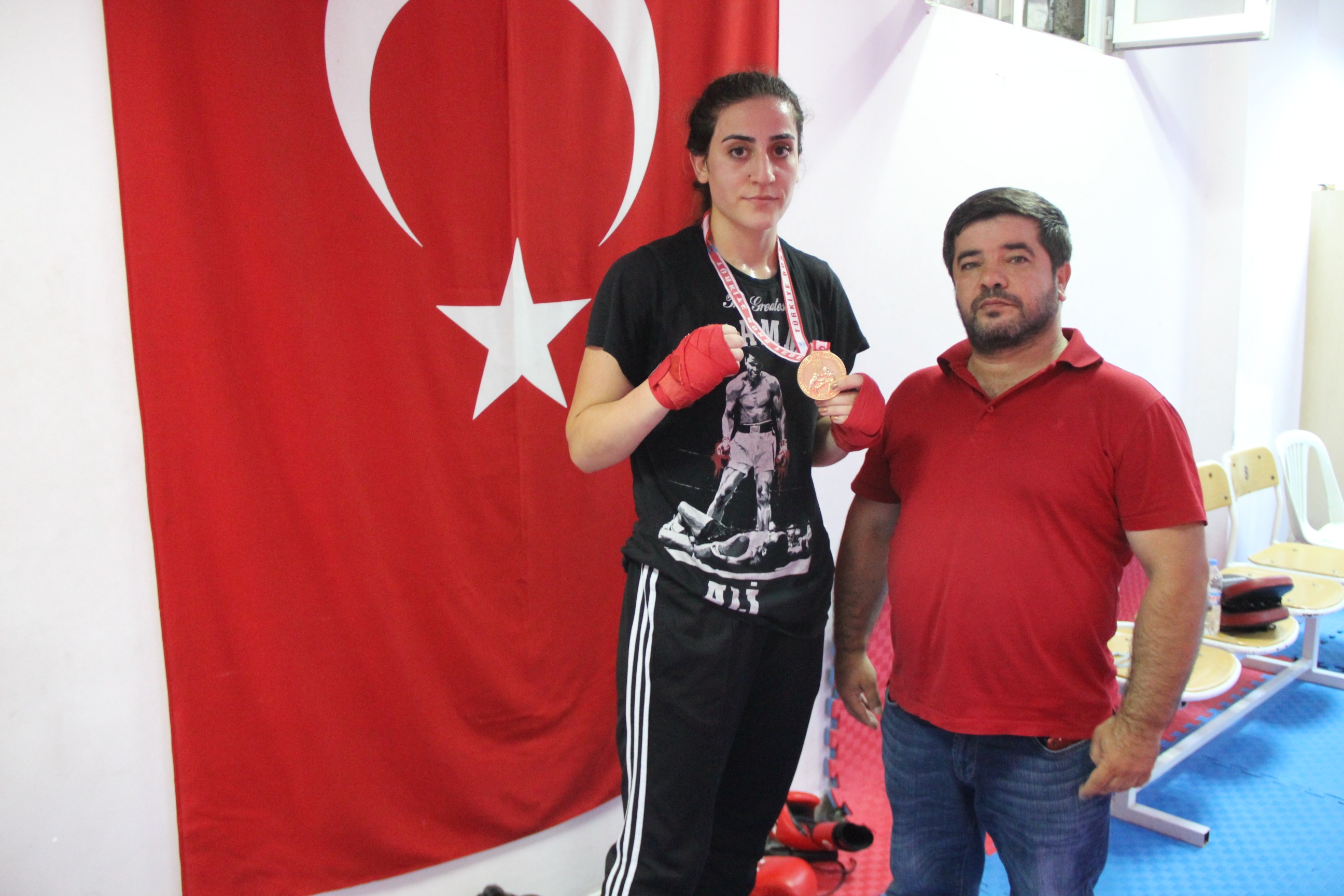 BOKSÇU GİZEM'İN YENİ HEDEFİ, AVRUPA ŞAMPİYONLUĞU