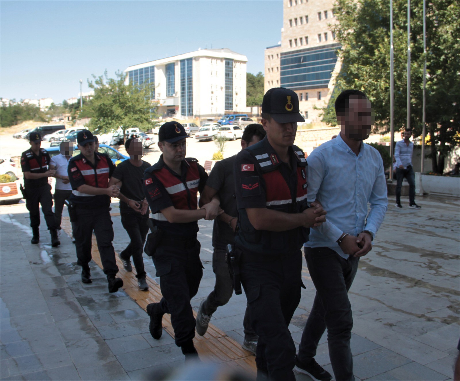 ELAZIĞ MERKEZLİ OPERASYONDA 4 GÖZALTINDA 3'Ü TUTUKLANDI