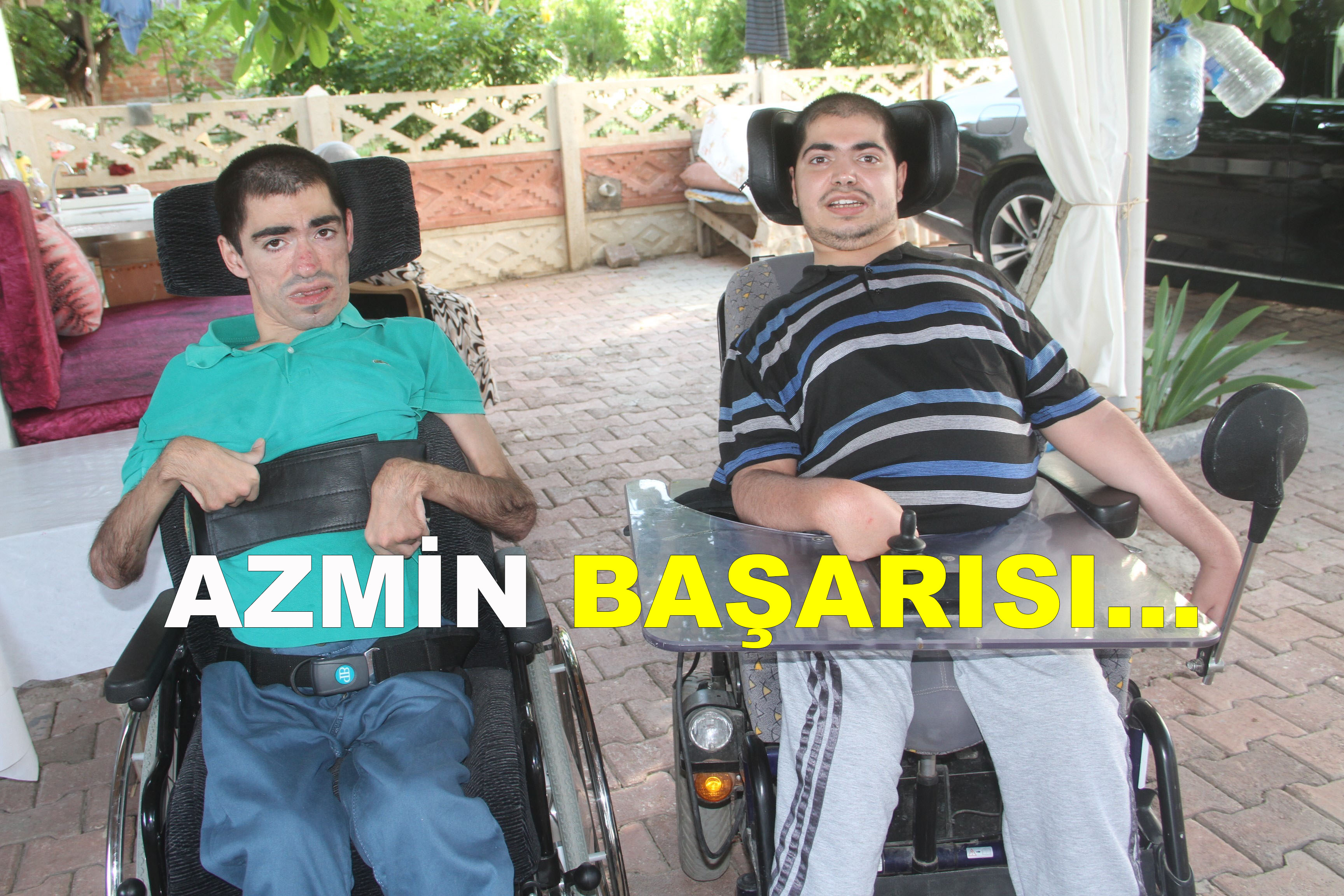 ENGELLİ GENÇ TEK PARMAKLA 2 BİN ŞİİR YAZDI