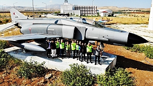 42 SENE TÜRK VE ABD ORDUSUNA HİZMET ETTİ, ŞİMDİ ÖĞRENCİLERİN EMRİNDE