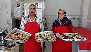 SIRT SIRTA VERİP BALIKÇI TEZGAHINDA TER DÖKÜYORLAR