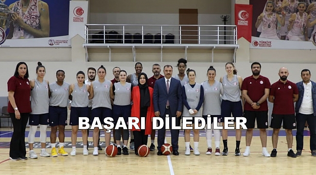 VALİ KALDIRIM VE EŞİ PERİLERİ ZİYARET ETTİ