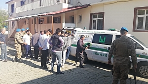 YEĞENİNİ KÜREKLE ÖLDÜRDÜ