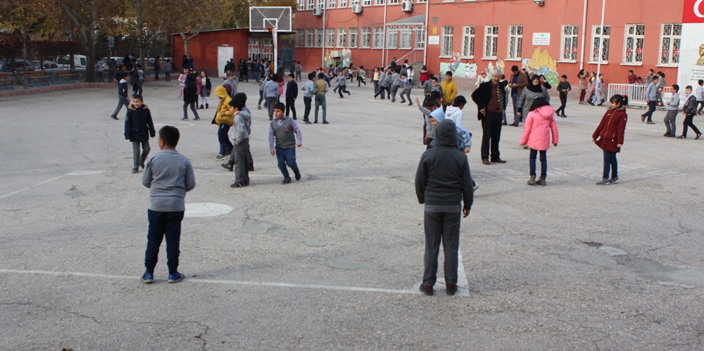 ELAZIĞ'DA 114 BİN ÖĞRENCİ ARA TATİLİN BİTMESİYLE DERS BAŞI YAPTI