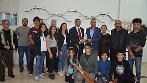 GÜRSEL EROL 'DAN OKÇULARA MALZEME YARDIMI