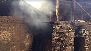  KEBAN'DA BOŞ EV YANDI