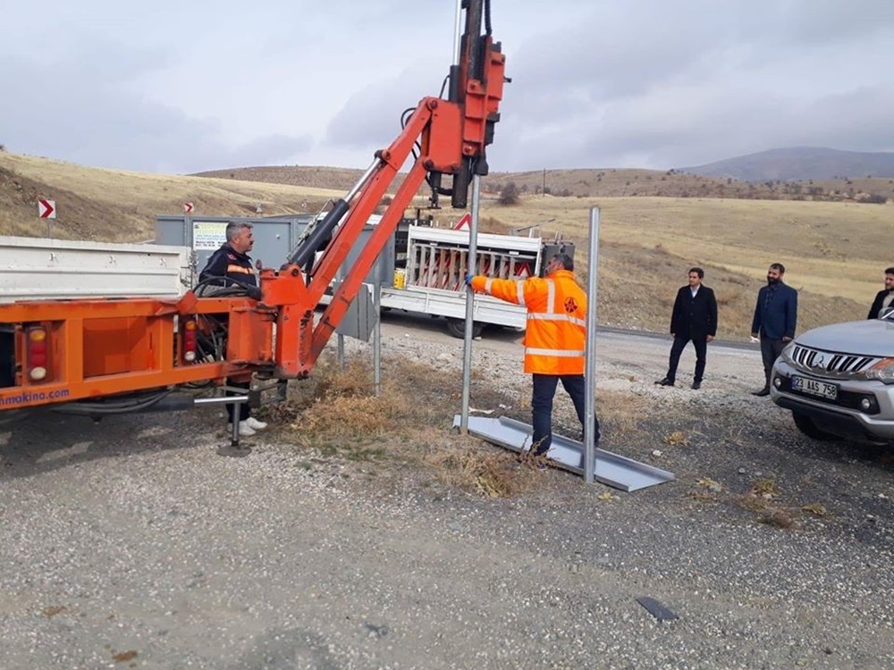 YENİ KEŞİF KANYONLAR İÇİN YÖN TABELASI ASILMAYA BAŞLANDI