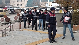 ÇALINTI OTOMOBİL İLE MAZOT ÇALAN 2 ŞÜPHELİ YAKALANDI