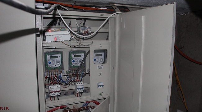 ELEKTRİK NEDENİYLE 30 AİLE MAĞDUR OLDU