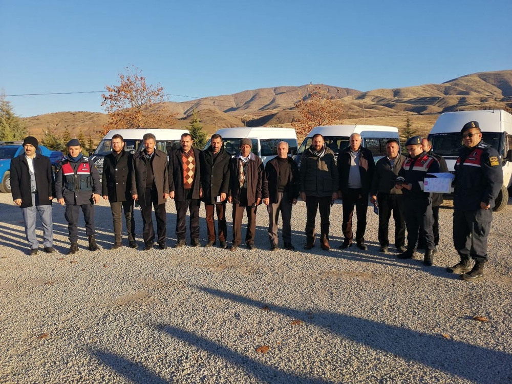 JANDARMA EKİPLERİ SERVİSLERİ DENETLEDİ