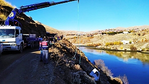  KAMYONET NEHRE UÇTU, 1 KAYIP