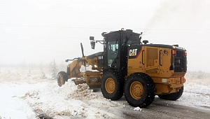 KAR 81 KÖY YOLUNU ULAŞIMA KAPATTI