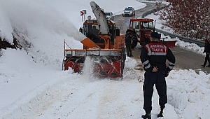 KAR YAĞIŞI 4 KÖY YOLUNU KAPATTI