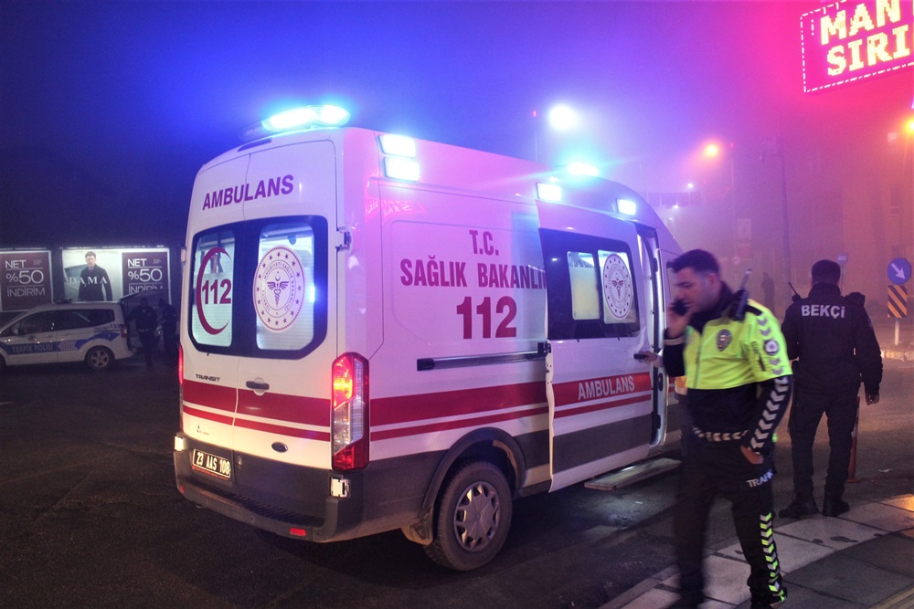 MOTORSİKLET KAZASI: 2 YARALI