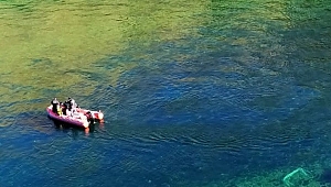 NEHRE DÜŞEN KAMYONET SÜRÜCÜSÜNÜ ARAMA ÇALIŞMALARI SÜRÜYOR