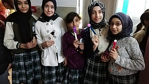 ÖĞRENCİLERDEN, İŞİTME ENGELLİ ÇOCUKLAR İÇİN ANLAMLI ÇALIŞMA