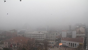 YOĞUN SİS HAVA ULAŞIMINI ETKİLİYOR