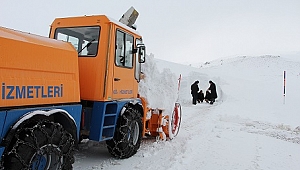 MERKEZDE KAR YOK,SİVRİCE DE KAR YOLLARI KAPADI