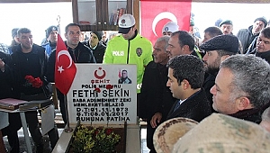 ŞEHİT FETHİ SEKİN KABRİ BAŞINDA ANILDI