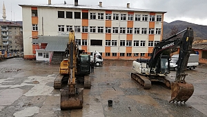 2 OKULUN DAHA YIKIMINA BAŞLANDI