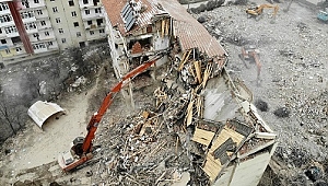 ŞU ANA KADAR 920 BİNA YIKILDI