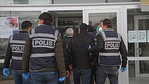 İKİ KİŞİNİN YARALANDIĞI KAVGADA ÜÇ KİŞİ TUTUKLANDI