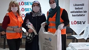 LÖSEV VAKFI HASTALARINI YALNIZ BIRAKMIYOR