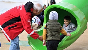 TRAVMA İYİLEŞTİRME GRUBU TERAPİ YAPIYOR