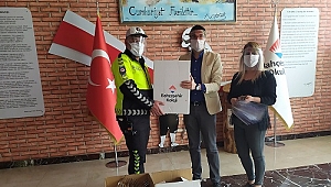 Bahçeşehir Koleji Plastikten yüz siperliği üretmeye başladı