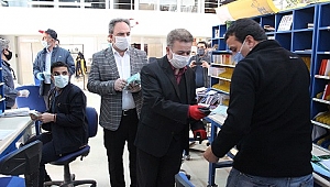 Postacıların maske dağıtımına destek