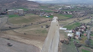 Üç mahallede yollar genişletiliyor