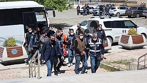 Elazığ'da beyzbol sopalı çete çökertildi