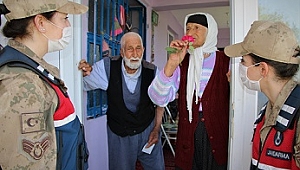 Mehmetçiğe bayram harçlığı vermek istedi