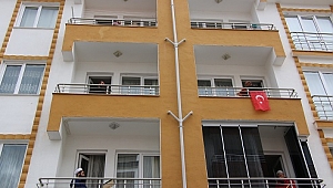 Ramazan geleneği mukabeleyi balkonlarında sürdürülüyor