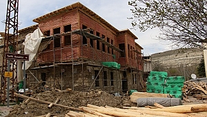 Tarihi konak onarılmaya başlandı