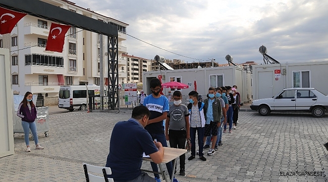 Deprem bölgesi Elazığ'da öğrencilerin, LGS heyecanı