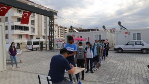 Deprem bölgesi Elazığ'da öğrencilerin, LGS heyecanı