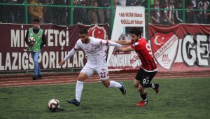 Elazığspor'da Murathan'ın çapraz bağları koptu