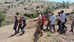 Traktör dereye yuvarlandı, 2 yaralıyı UMKE ekipleri kurtardı
