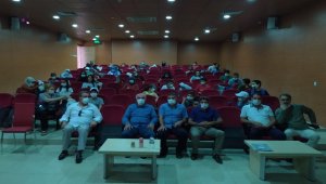 Elazığ'da öğrencilere eğitim seti dağıtıldı