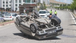 Otomobil takla attı: 2 yaralı