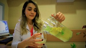 Uzmanından sağlıklı yaz içeceği tarifi, soğuk ve doğal yeşil çay