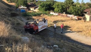 Yakıt tankeri devrildi, facianın eşiğinden dönüldü
