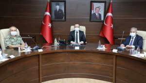 Elazığ'da Covid-19 nedeniyle Hazar gölüne girişler kısıtlandı