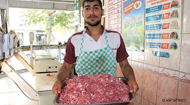 Elazığ'da kasapların kıyma mesaisi
