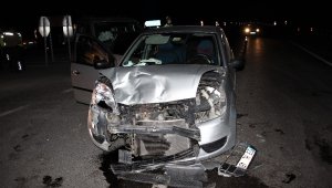 Elazığ'da otomobil ile hafif ticari araç çarpıştı
