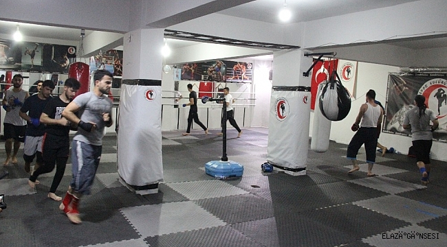 Kick boksçular, "DAN" sınavlarına hazırlanıyor