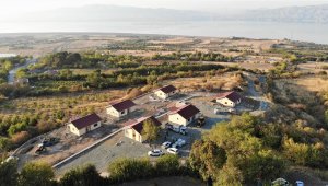 Depreme karşı yapılan çelik evler yükseliyor